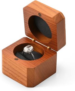 กล่องใส่แหวนหมั้น กล่องไม้เนื้อแข็งทรงแปดเหลี่ยมสำหรับขอแต่งงาน งานแต่งงาน - Product Image 1