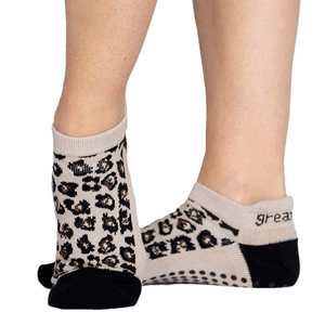 Calcetines de Algodón Antideslizantes Personalizados de Alta Calidad y Ecológicos para Mujer, Tallas Juveniles y para Adultos, Logotipo en la Parte Inferior, Muestra Gratis - Product Image 1
