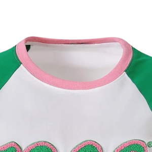 Camiseta Premium Estilo Béisbol Chenille 1908 en Verde, Blanco y Negro, Prenda Casual de Manga Corta para Mujer, Mezcla de Algodón - Product Image 3