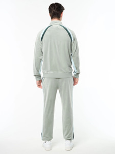 Conjunto Deportivo de Terciopelo Personalizado para Hombre, de Tacto Suave y Alto Gramaje, con Paneles de Rayas en Contraste y Pantalones Jogger - Product Image 2