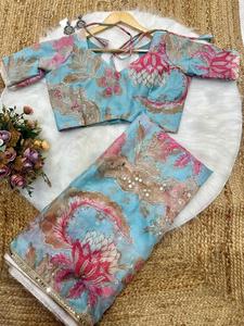 Sari en soie Tebby imprimé numériquement avec broderie, travail miroir, bordure en dentelle et chemisier imprimé pour les occasions de mariage et de fête - Product Image 1