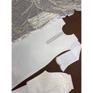 Conjunto de Traje con Costuras Elegantes y Adornos de Moti, Hermosa Ropa India y Pakistaní - Product Image 1