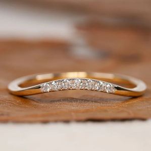 Anillo de Compromiso de Moissanita con Corte Curvo, Anillo de Boda de Plata de Ley 925 Chapado en Oro, Lujoso y Certificado, para Apilamiento Nupcial o Aniversario - Product Image 1