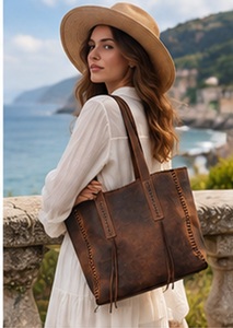 Sac fourre-tout vintage en cuir véritable marron pour femme Gravs avec fermeture à bouton magnétique, design spacieux et tendance pour l'été - Product Image 5