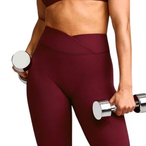 Soutien-gorge de sport pour femme avec décolleté en V profond, matière extensible flexible, haut court athlétique confortable pour le yoga et la gym - Product Image 5