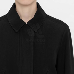 Chaqueta Bomber Negra de Algodón para Mujer, Cuello Camisero, Manga Larga, Bolsillos con Parches, Estilo Minimalista Otoñal, Corte Corto - Product Image 2