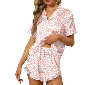 Conjunto de Pijama de Satén para Mujer, Manga Corta, Pantalones Cortos, Verde, Elegante, Cintura Elástica, Cuello Camisero, Corte Medio, Secado Rápido, Suave - Product Image 1