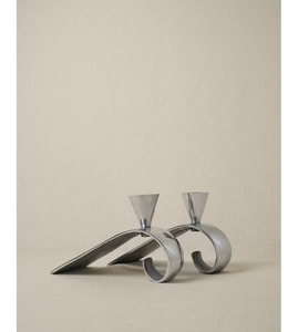 Candelabro Moderno de Acero Inoxidable con Doble Cono, Escultórico, Minimalista, Decorativo, Centro de Mesa - Product Image 3