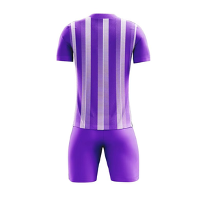 Ensemble Maillot et Short de Football Personnalisable 100% Polyester Violet Uni Col en V Coupe Ajustée Uniforme de Football Séchage Rapide Vente en Gros - Product Image 2