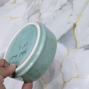 Assiette de service moderne minimaliste en céramique émaillée verte, plat compact en grès fait main pour un usage quotidien, les réceptions et la décoration intérieure - Product Image 2