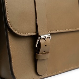 Maletín de Cuero Marrón Caqui para Portátil, de Gran Capacidad, Impermeable, Estilo Ejecutivo, Bandolera, Venta al Por Mayor OEM - Product Image 4