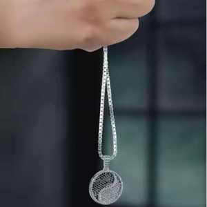 Collier Pendentif Yin Yang Moissanite Noir et Blanc Glacé, Chaîne Tai Chi, Bijou Équilibre Spirituel, Cadeau Argent Pur Hip Hop - Product Image 2