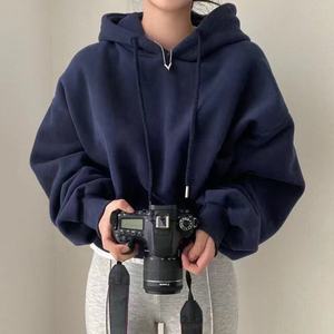 Sweat-shirt à capuche pour femme très demandé, personnalisable avec logo, coupe décontractée, pull court oversize respirant pour femme - Product Image 4
