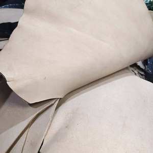 Texture lisse pour articles artisanaux haut de gamme Cuir tanné végétal Cuir tanné végétal écologique - Product Image 1