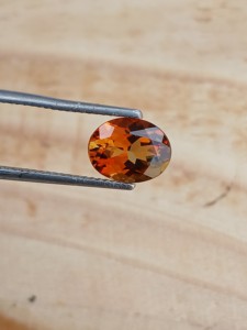 Haram Gems Art Turmalina Natural Color Naranja Marrón Forma Ovalada 9x7 MM Lazo Natural Limpio Facetado 2 Ct Gema que Cambia de Color - Product Image 6