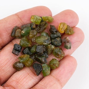 25 pierres précieuses brutes de tourmaline verte naturelle multicolores, sélectionnées à la main, 4-6 mm, vente en gros, cristaux en vrac pour la fabrication de bijoux - Product Image 1