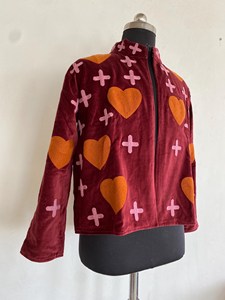 Chaqueta Suzani de Terciopelo Azul Marino Premium con Aplique de Corazón Naranja, Estilo Boho, Manga Larga, Cuello Alto, Prenda Exterior de Diseño para Mujer - Product Image 2