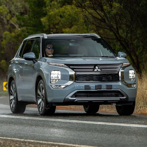 รถ SUV 4x4 เครื่องยนต์แข็งแกร่ง นั่งสบาย มิตซูบิชิ เอาท์แลนเดอร์ มือสอง เหมาะสำหรับครอบครัว - Product Image 1