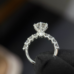 Bague solitaire en diamant rond cultivé en laboratoire, 2,5 carats, couleur D, clarté VVS2, or 14 carats, certifiée IGI, bijoux de fiançailles et de mariage, vente en gros - Product Image 5