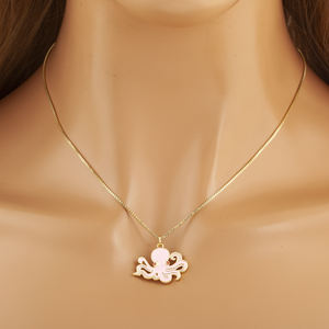 Collar QIKU al por mayor de <span class=keywords><strong>pulpo</strong></span> esmaltado en negro y rosa, colgante de cobre con diseño de animal marino para niños - Product Image 2