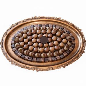 Plateau de présentation de chocolats de luxe en métal doré de haute qualité pour mariages et occasions spéciales – Présentoir élégant pour desserts - Product Image 3
