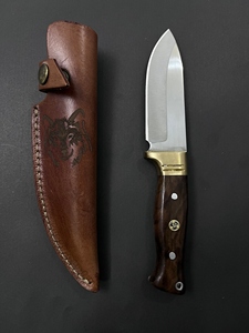 Couteau de camping en acier inoxydable à lame fixe, couteau de chasse à lame partiellement dentelée avec manche en bois, étui en cuir, multifonction - Product Image 5