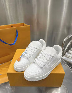 รองเท้าดีไซเนอร์สุดหรูคุณภาพสูงรุ่นใหม่ รองเท้ากีฬาลำลองแบบหุ้มข้อต่ำ รองเท้าลำลองสีดำสไตล์วินเทจสุดทันสมัย รองเท้าสไตล์วอล์คกิ้ง - Product Image 5