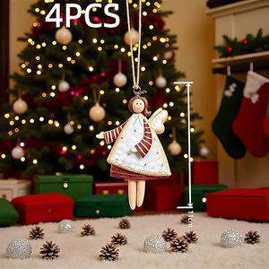 Centro de Mesa Decorativo Navideño de Marca Privada con Velas, Follaje y Bayas para Arreglos Festivos de Mesa - Product Image 3