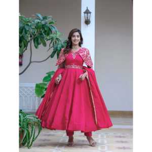 Belle robe musulmane traditionnelle avec Dupatta pour les fêtes et les occasions spéciales - Product Image 3