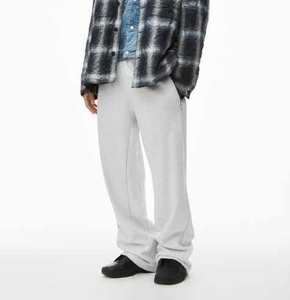 Pantalones de hombre personalizados con logo, de felpa de algodón, casuales, de invierno, oscuros, con pliegues frontales, de secado rápido, holgados, de pierna recta, con cremallera, estilo urbano. - Product Image 3