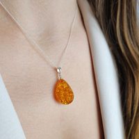 Großer Natürlicher Baltischer Bernstein Tropfenförmiger Anhänger Massiver Sterling Silber Halskette Echte Edelstein-Schmuck Geschenk für Kinder und Frauen
