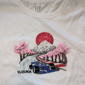 Sujetador deportivo elegante con pedrería hecha a mano, de alta demanda y precio razonable, lo último en ropa de fiesta con calidad de exportación. - Product Image 1