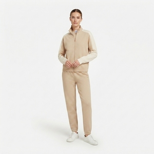 Ensemble décontracté deux pièces personnalisé avec logo OEM pour femme, survêtement tendance mi-saison chaud en tricot imprimé style sport 100% - Product Image 3