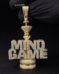 Pendentif pièce d'échecs 'King' entièrement serti de pierres, avec lettre personnalisée, plaqué or, en argent S925, bijoux Hip Hop raffinés - Product Image 2