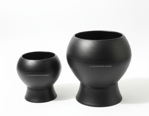 Juego de Dos Macetas Modernas de Metal Negro Mate |   Elegantes Macetas con Pedestal para Bodas |   Macetas Ecológicas para Jardín Interior y Exterior - Product Image 1