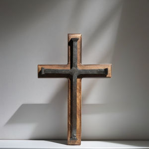 Croix chrétienne plaquée artisanale en fer forgé, décoration murale rustique moderne, cadeau religieux, sculpture spirituelle artisanale, Noël, Nouvel An - Product Image 1