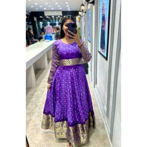 FANTAISIE KANJIVARAM SILK ZARI TISSING AVEC MAIN BADHEJ ROBE DE TRAVAIL AVEC KOTI LAVANDE - Product Image 2