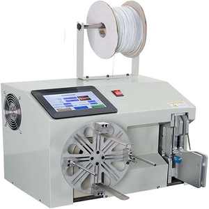 Machine automatique de haute productivité pour l'enroulement, le ligaturage et l'emballage de câbles de données de téléphones portables et de roulements de moteur - Product Image 1