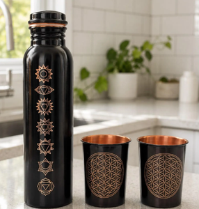 Botella de Agua de Cobre Marrón Antiguo con Símbolos Sagrados de los 7 Chakras Impresos, Bebedero con Beneficios Ayurvédicos para la Salud - Product Image 2