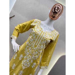 งานปักด้ายเรยอนแนวแฟชั่นพร้อมพาลาซโซสีเหลือง - Product Image 4