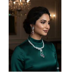 Conjunto de Collar y Aretes de Latón con Diseño Único y Elegante para Mujer, Joyería Tradicional Hecha a Mano para Fiestas, Disponible a Buen Precio - Product Image 1