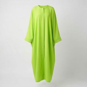 2025 OEM Kimono Abaya pour femmes musulmanes, en tissu polyester épais, doux et très extensible, col en V, manches longues, pour fêtes, Ramadan, mariages - Product Image 1