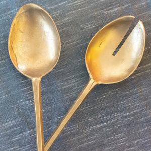 Ensemble de saladiers classiques en métal avec finition polie, améliorant l'esthétique et la fonctionnalité de la table à manger - Product Image 1