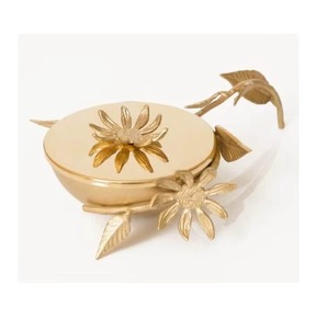 Cuenco de Latón Hecho a Mano con Diseño de Hojas, Plato Decorativo de Metal Pulido para el Hogar, Regalo con Estilo Glam - Product Image 2