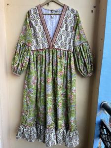 เดรสยาวแม็กซี่ผ้าฝ้ายพิมพ์ลายดอกหลากสีขายดีปี 2026 ชุดลำลองแบบดั้งเดิม คอวี แขนยาว สไตล์โบโฮ - Product Image 3