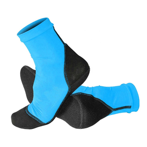 Chaussettes de sport aquatiques unisexes en néoprène, style tendance, haute performance, avec points antidérapants en silicone de 3 mm - Product Image 1