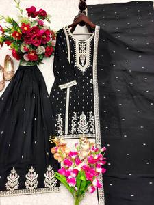Robe Anarkali noire brodée à manches longues, longueur ras du sol, avec dupatta, tenue de mariage traditionnelle indienne et pakistanaise pour femmes - Product Image 5