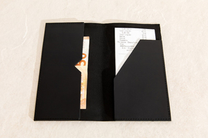 Carpeta de Cuero Genuino para Facturas de Restaurante con Bolsillo para Tarjetas de Crédito, Logotipo Personalizado, Libro de Comandas para Clientes, Venta al por Mayor LBH-0055 - Product Image 4