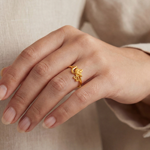 Anillo de Oro con Diseño de Flor Dorada, Anillo Envolvente de Hoja de Oro de Lujo para Mujer, Inspirado en la Naturaleza, Ajustable, Anillo Abierto para Boda o Aniversario - Product Image 2