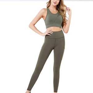 Conjunto de Yoga para Mujer, Elegante y Personalizado, de Primera Calidad, Conjunto de Yoga para Mujer Más Vendido - Product Image 1